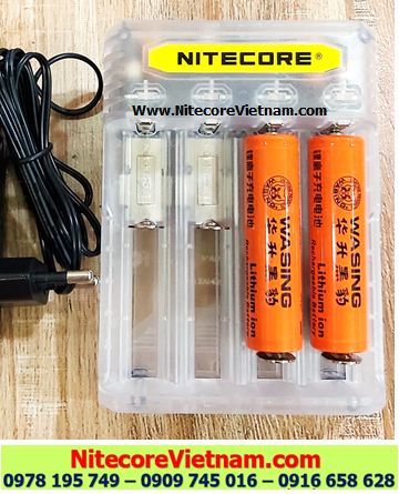 Nitecore Q4 (Bộ sạc 04 Khe Sạc kèm sẳn 02 pin SẠC 18650 WASING 2300mAh đầu lồi lithium 3.7v) chính hãng